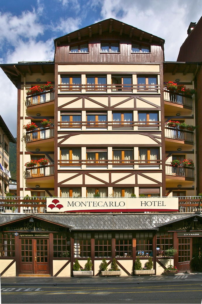 Montecarlo Hotel Encamp Exterior foto